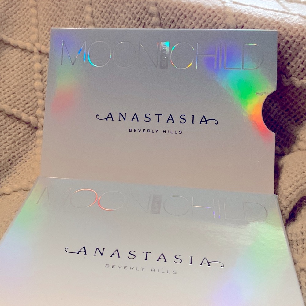 Anastasia/Beverly Hills – moon child glow kit